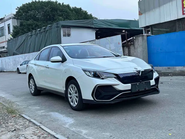 Venucia D60 EV — Фото автомобиля 3