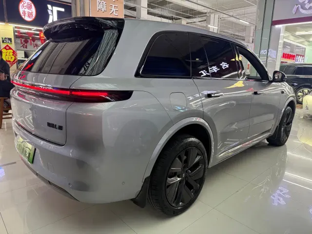 Li Auto L8 — Фото автомобиля 9
