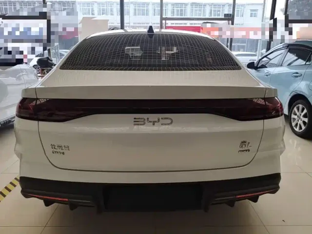 BYD Qin L — Фото автомобиля 5