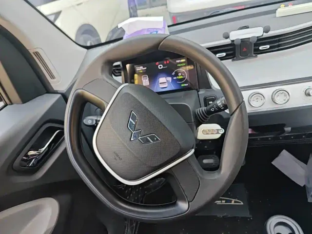 Wuling Hongguang Mini EV — Фото автомобиля 6