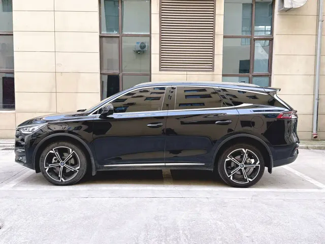 BYD Tang — Фото автомобиля 3