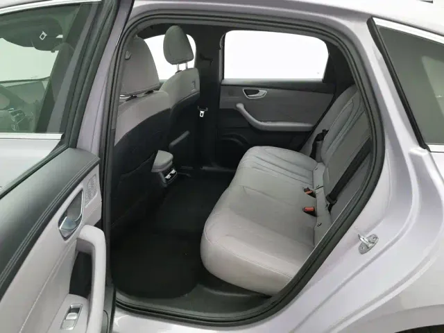 Roewe M7 DMH — Фото автомобиля 15
