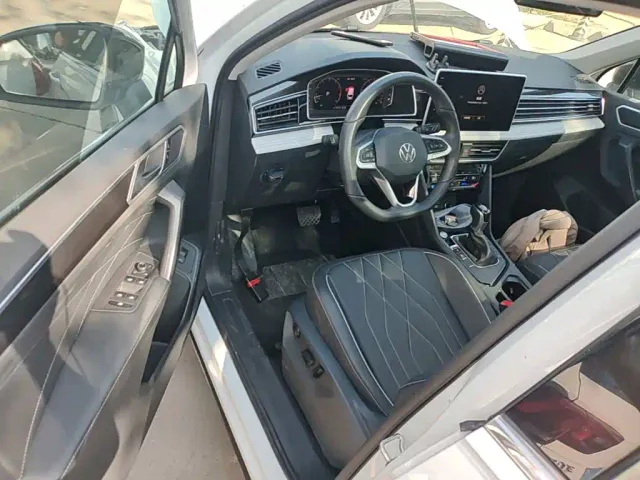Volkswagen Tiguan L — Фото автомобиля 15