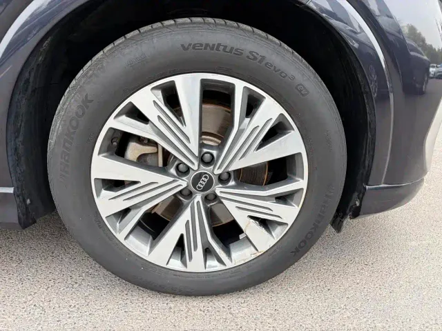 Audi Q4 e-tron — Фото автомобиля 13