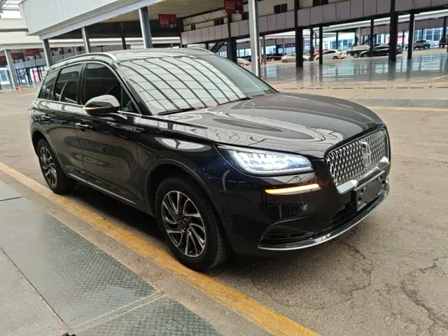 Lincoln Corsair — Фото автомобиля 3