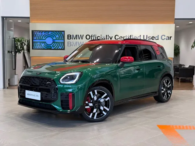 Фотография автомобиля — MINI JCW COUNTRYMAN