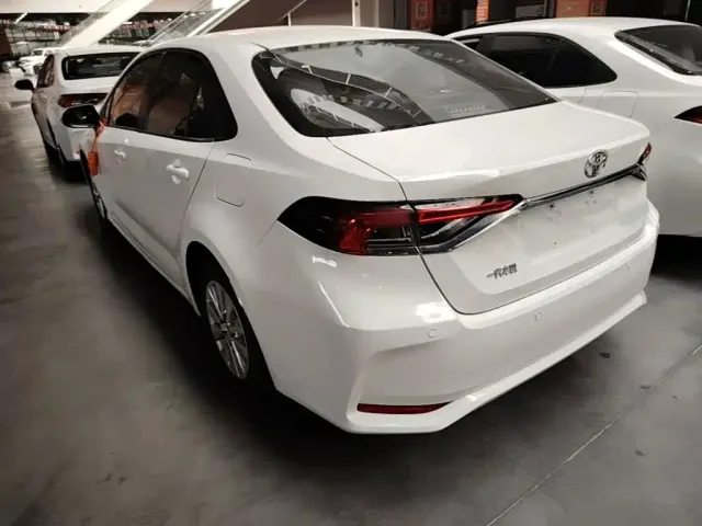 Toyota Corolla — Фото автомобиля 4
