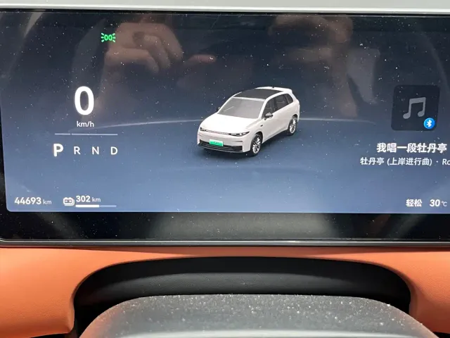 Leapmotor C10 — Фото автомобиля 9