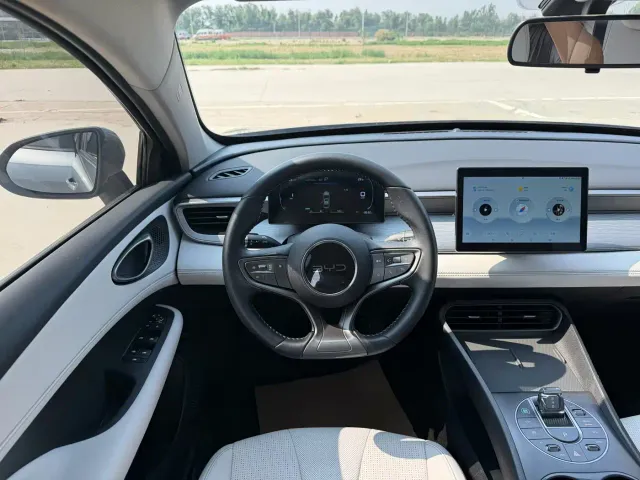 BYD Seal 05 DM-i — Фото автомобиля 6