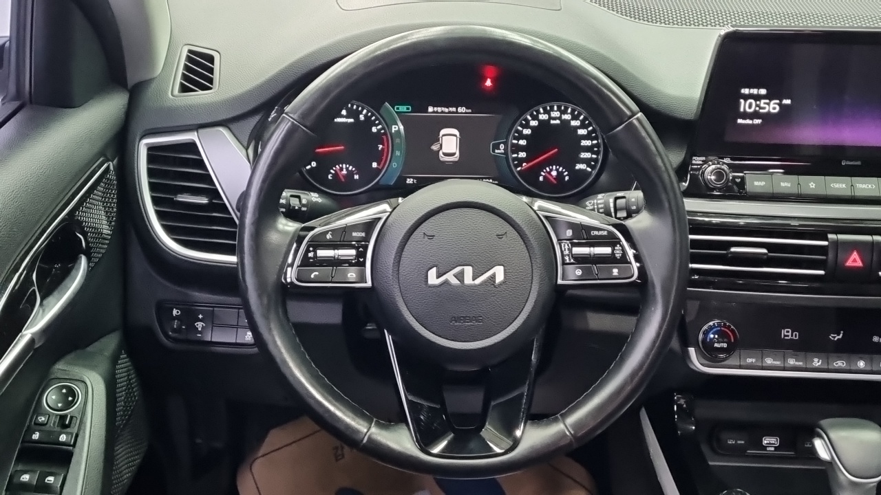 Kia Seltos Seltos Бензин 1.6 турбо 2WD — Фото автомобиля 15