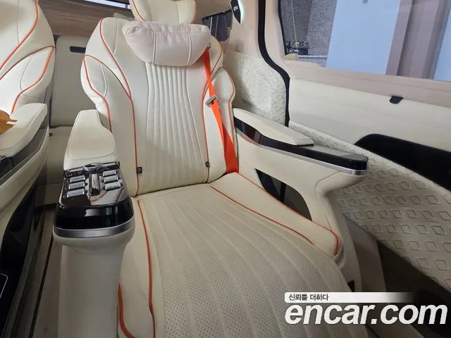 Kia Carnival Generation 4 — Фото автомобиля 10