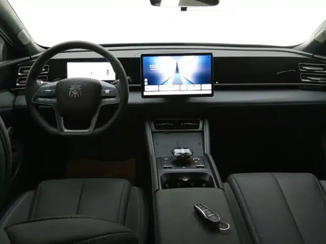 BYD Qin L — Фото автомобиля 12