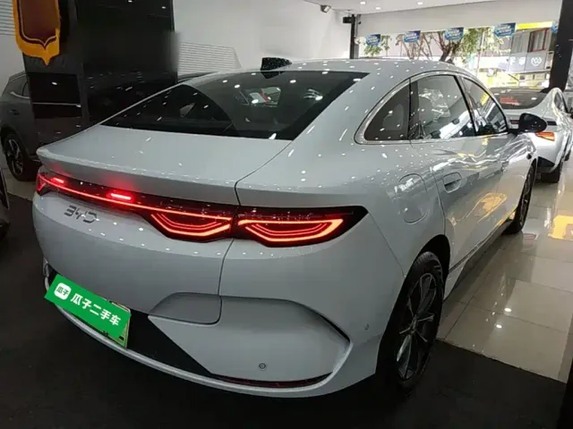 BYD Qin L — Фото автомобиля 6