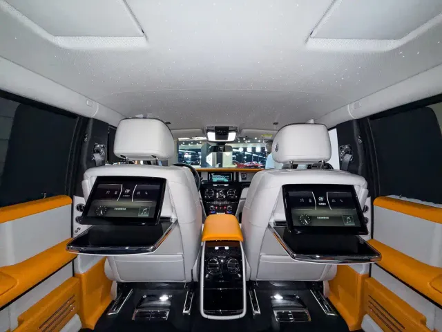 Rolls-Royce Phantom — Фото автомобиля 18