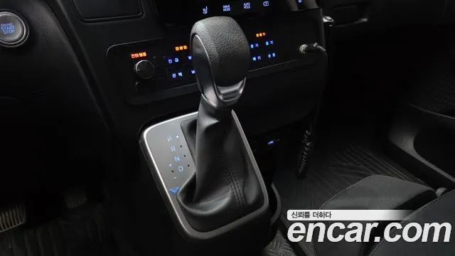 Hyundai Staria Staria Скорая помощь — Фото автомобиля 9