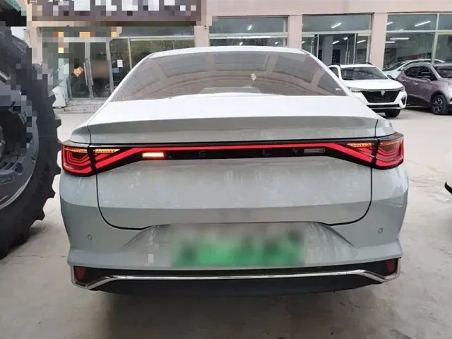 Geely Emgrand L — Фото автомобиля 5