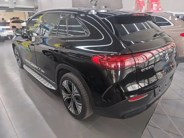 Mercedes-Benz EQE SUV — Фото автомобиля 4
