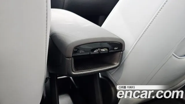 Volvo EX30 — Фото автомобиля 17