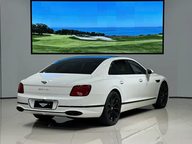 Bentley Flying Spur — Фото автомобиля 4