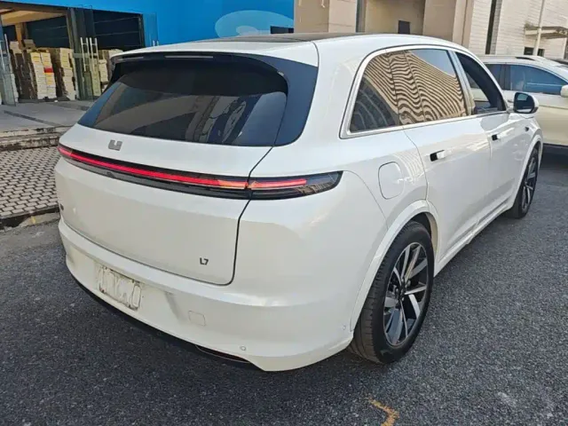 Li Auto L7 — Фото автомобиля 6