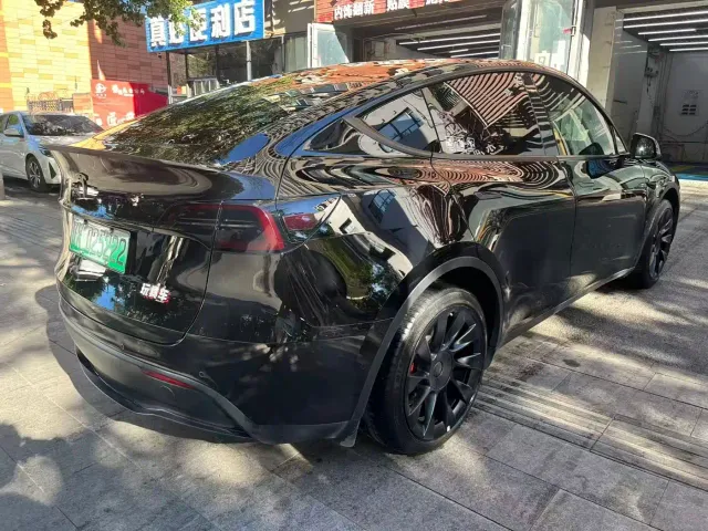 Tesla Model Y — Фото автомобиля 4