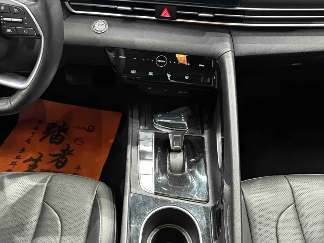 Hyundai Elantra — Фото автомобиля 12