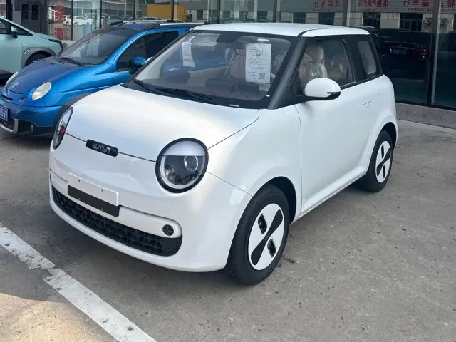 Фотография автомобиля — Changan Lumin