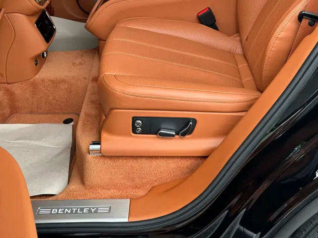 Bentley Bentayga — Фото автомобиля 25