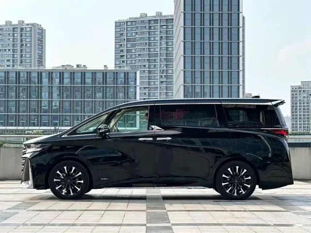 Toyota Vellfire — Фото автомобиля 4