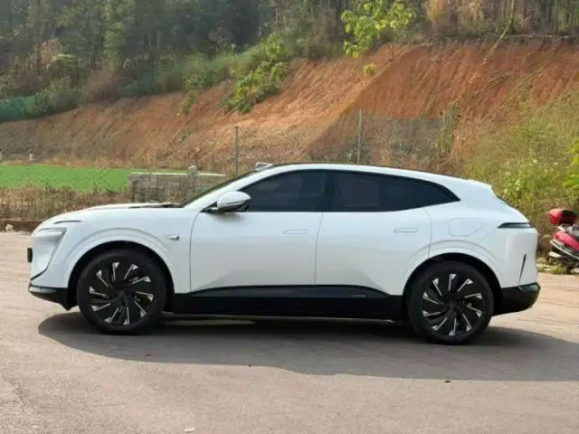 Avatr Avatr 07 2024 Max Pure Electric AWD — Фото автомобиля 5
