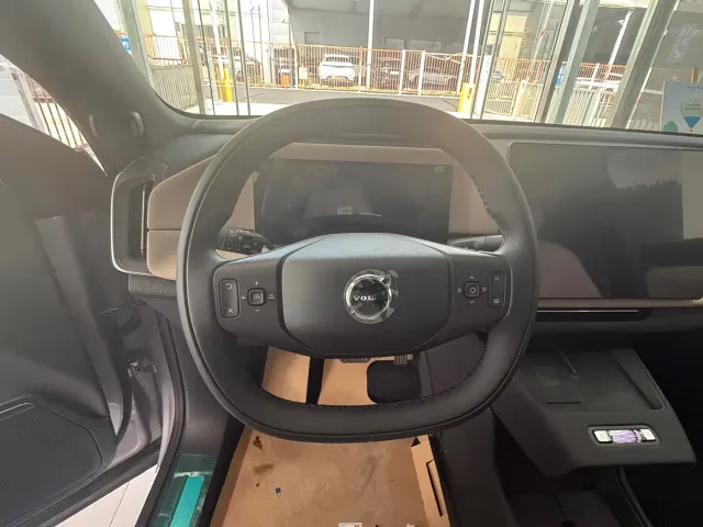 Volvo XC70 Plug-in Hybrid — Фото автомобиля 13