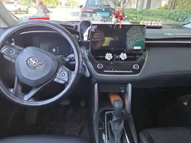 Toyota Corolla Cross — Фото автомобиля 12