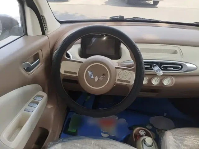 Wuling Hongguang Mini EV — Фото автомобиля 10
