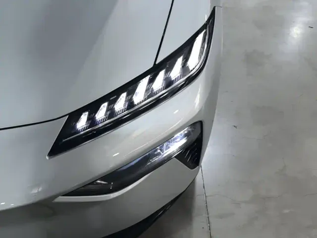 Dongfeng eπ 007 — Фото автомобиля 23