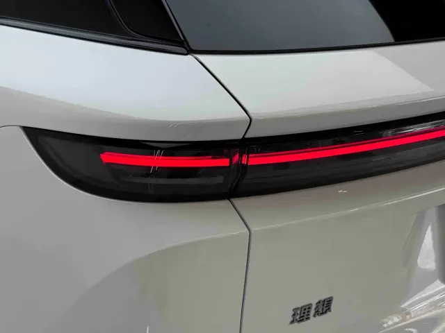 Li Auto i6 — Фото автомобиля 14