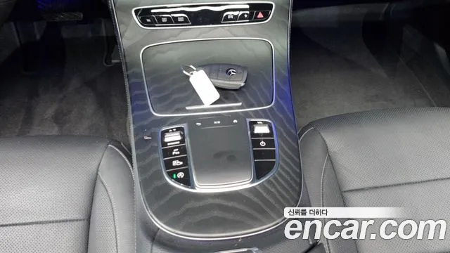 Mercedes-Benz E-Class — Фото автомобиля 15