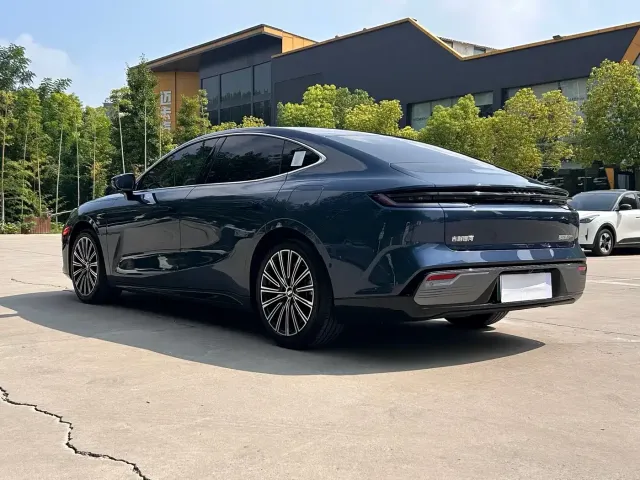 Geely Galaxy Galaxy Xingyao 8 2025 Model 130km EM-i Flagship Edition — Фото автомобиля 17