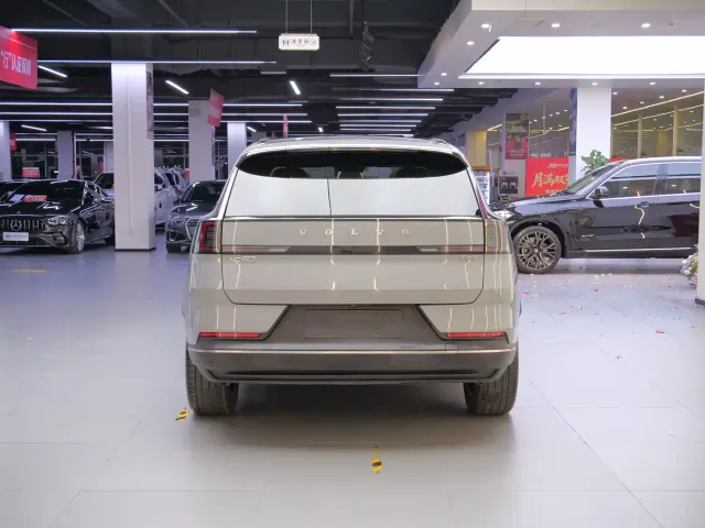 Volvo XC70 Plug-in Hybrid — Фото автомобиля 5