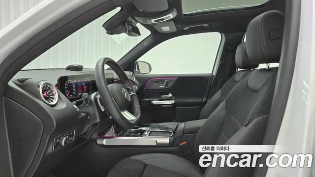 Mercedes-Benz GLB-Class — Фото автомобиля 10