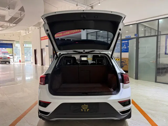 Volkswagen T-Roc — Фото автомобиля 8