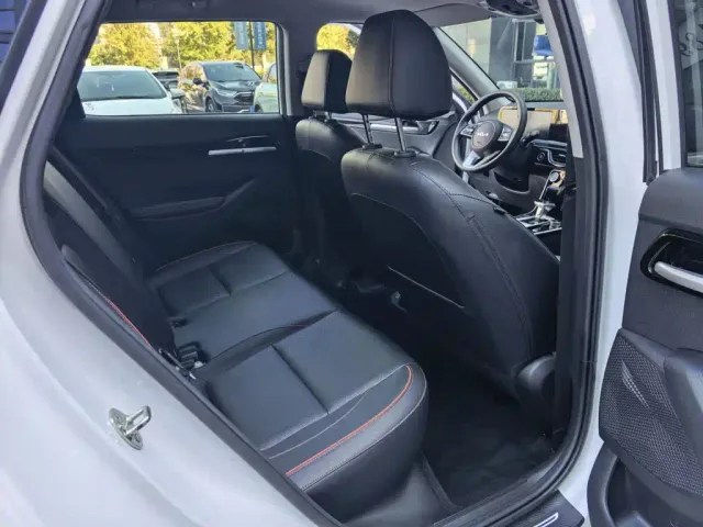 Kia Seltos — Фото автомобиля 17