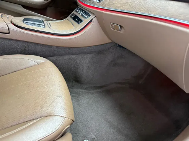 Mercedes-Benz E-Class — Фото автомобиля 17