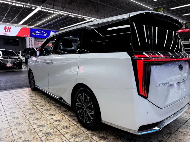 GAC Trumpchi M8 — Фото автомобиля 5