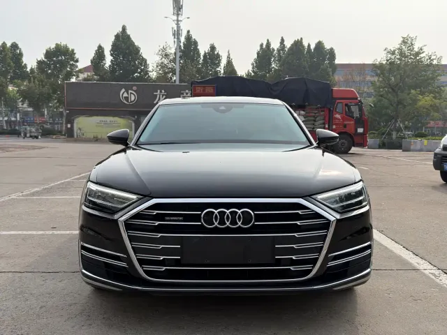 Фотография автомобиля — Audi A8