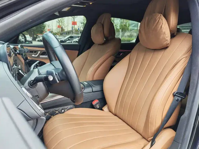 Mercedes-Benz E-Class — Фото автомобиля 6