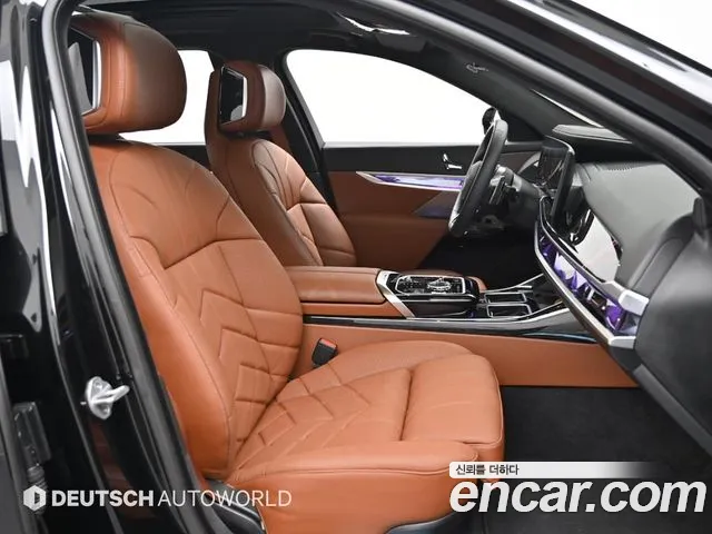 BMW 7-Series 7 серия (G70) 740i xDrive M Sport — Фото автомобиля 10