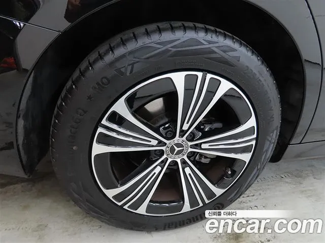 Mercedes-Benz E-Class — Фото автомобиля 20