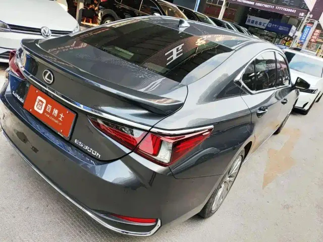 Lexus ES — Фото автомобиля 4