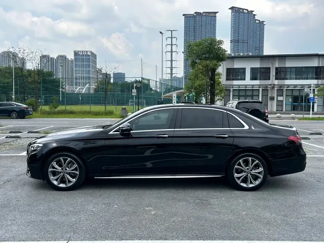 Mercedes-Benz E-Class — Фото автомобиля 7