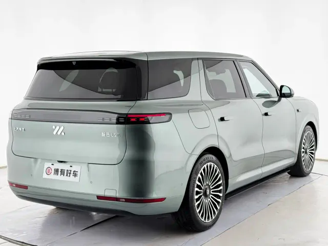 IM Motors LS8 — Фото автомобиля 15